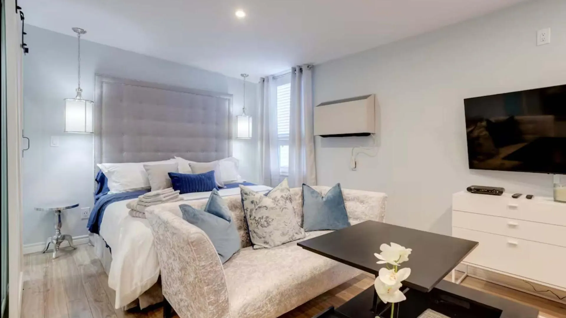 Casa Hotel Stylish Suite With Patio In Leslieville Toronto Canadá