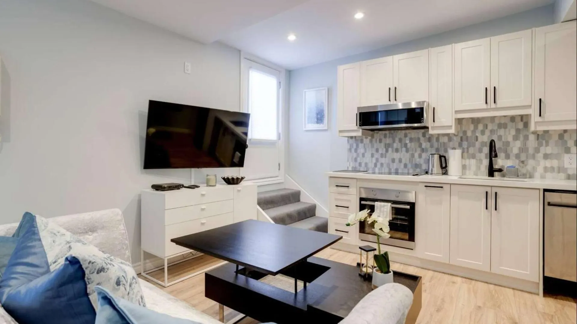 Casa Hotel Stylish Suite With Patio In Leslieville Τορόντο