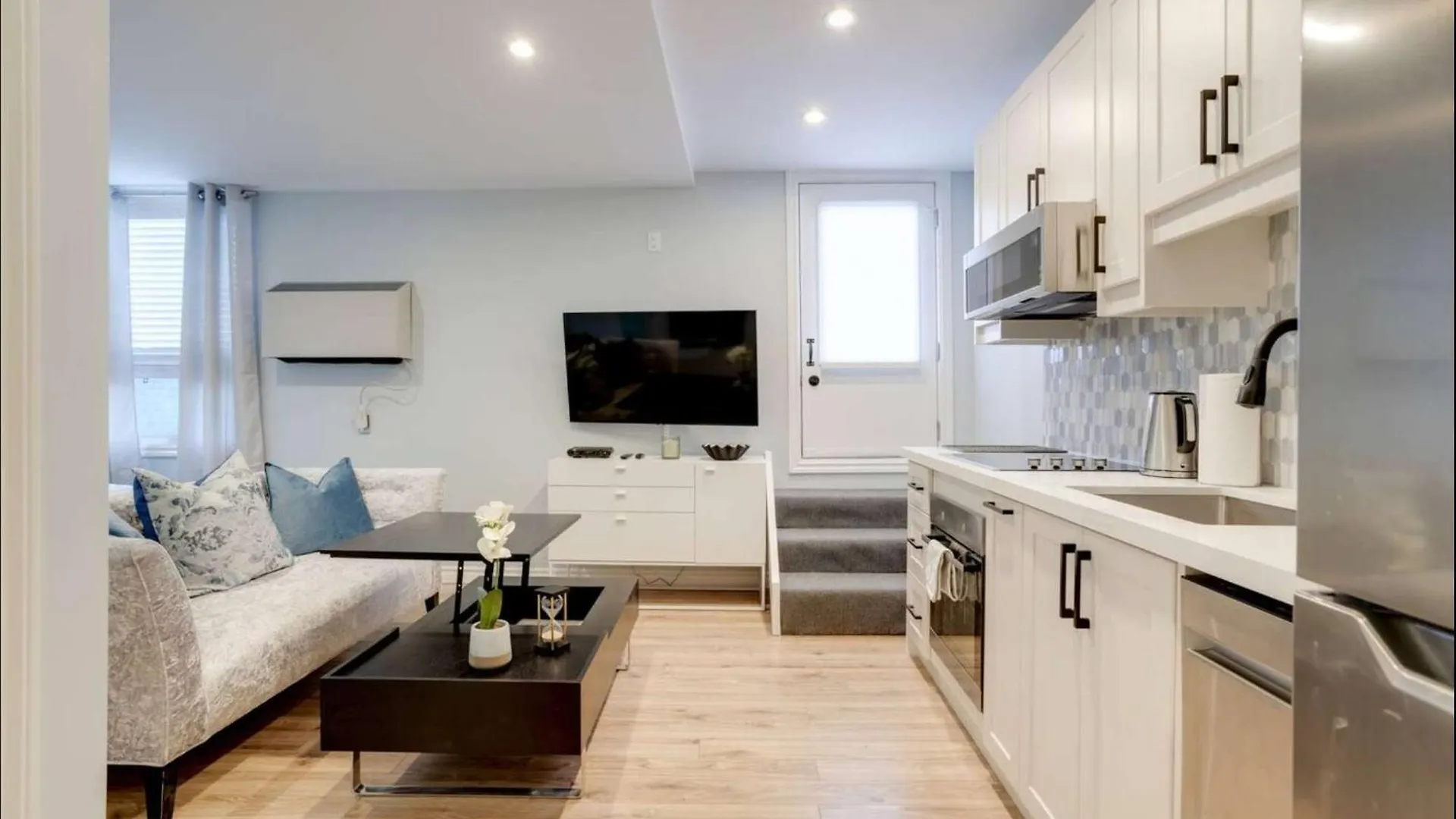Casa Hotel Stylish Suite With Patio In Leslieville Τορόντο Καναδάς