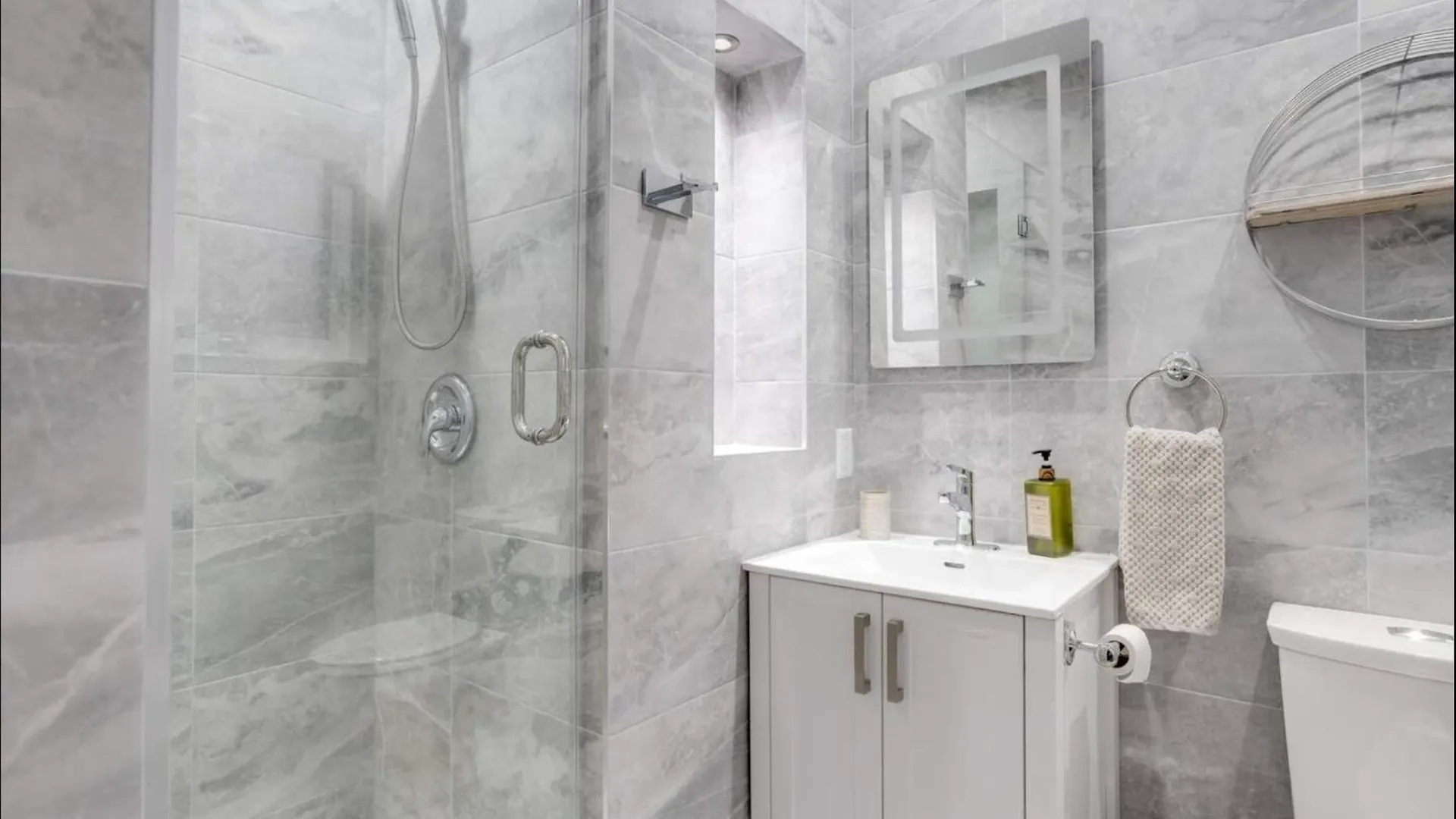 Casa Hotel Stylish Suite With Patio In Leslieville Toronto